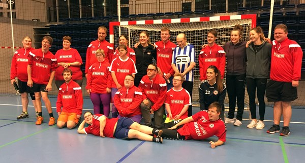 Special Olympics-håndboldholdet i Team Esbjerg er også sponseret af Det Faglige Hus. Foto: Det Faglige Hus