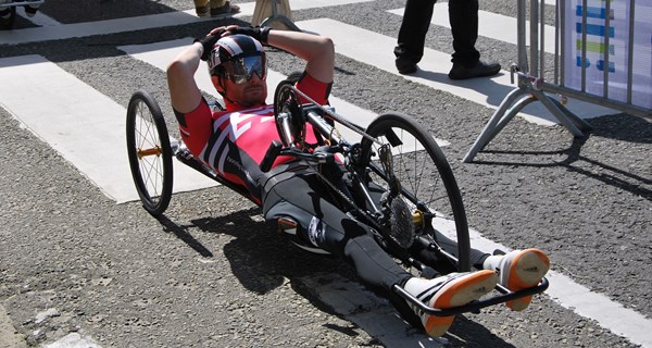 Kim Klüver Christiansen stiller til start i håndcykelklassen MH4. Arkivfoto.