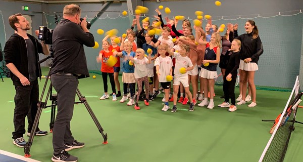 DR besøger Virum-Sorgenfri Tennisklub for at lave optagelser til SPORT 2019. Foto: Virum-Sorgenfri Tennisklub