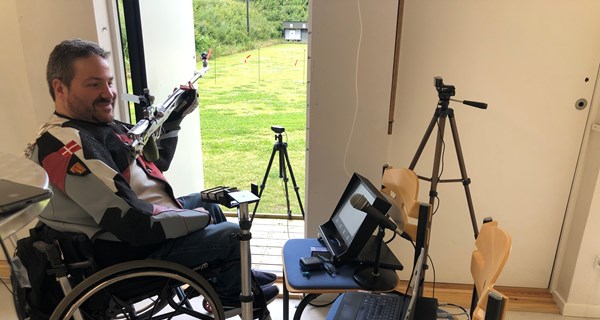 Jens Frimann får instrukser under træningen af landstræner Jonas Jacobsson.
