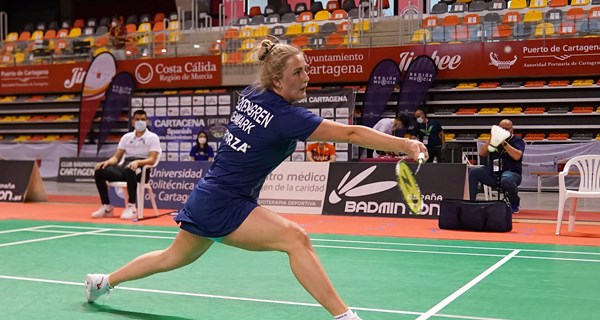 Cathrine Rosengren fik rystet nerverne af sig og sejrede i Spanish Para Badminton International 2021. Foto: Alan Spink.