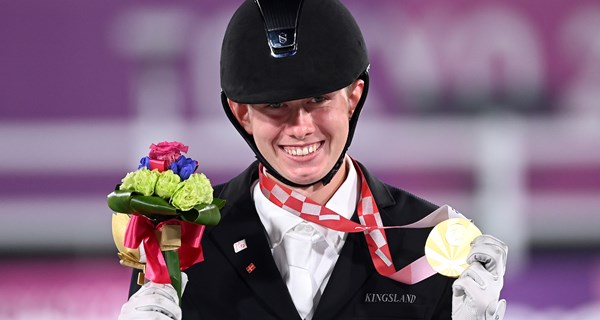 Tobias Thorning Jørgensen med guldmedaljen. Foto: Lars Møller.