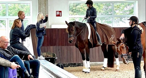 20 rytter havde tilmeldt sig samlingen på Vilhelmsborg og 18 rytter på Slangerupgård. Foto: Parasport Danmark