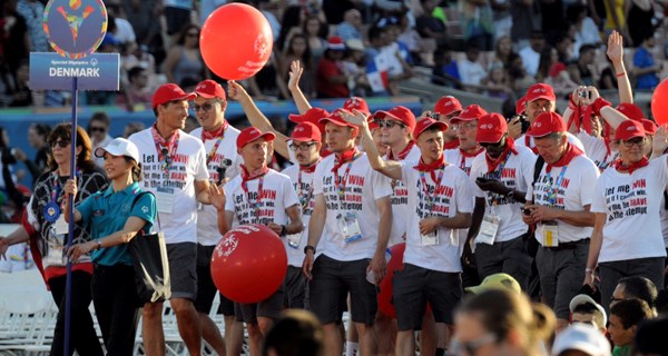 Det danske hold præsenteres ved åbningsceremonien ved Special Olympics World Games 2015 i Los Angeles. I Berlin afholdes åbningsceremonien på det olympiske stadion lørdag den 17. juni.