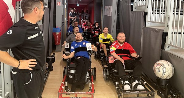 Aalborg Powerchair Football slog Aarhus Rolling Devils med 3-2 i det indbyrdes opgør i Issy mellem de to danske hold.