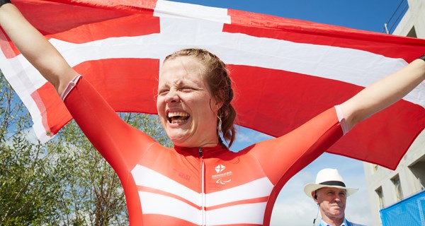 Emma Lund jubler over sin PL-titel. Foto: Lars Bech