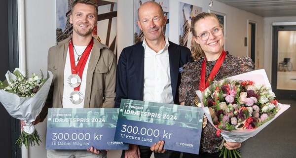 Daniel Wagner og Emma Lund fik overrakt KV Fondens Idrætspris 2024 af fondens adm. direktør Henrik Holtegaard. Foto: Emil Baun Bartram