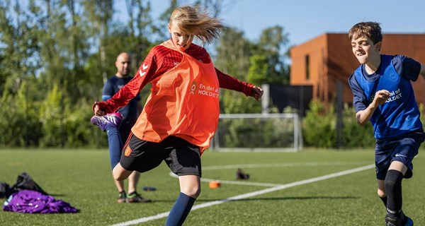 Foto: Anders Kjærbye. En del af holdet - et tilbud om fodbold til børn og unge med særlige behov.