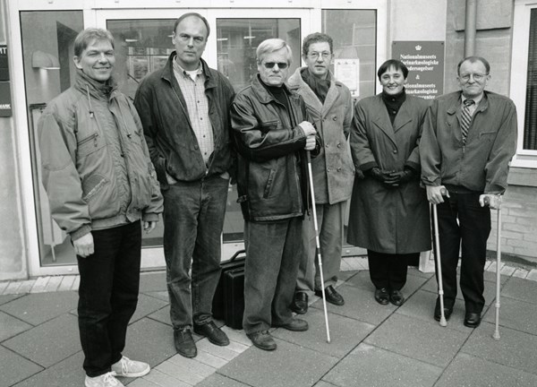 Kristian Jensen i 1995 (yderst tv.) med den første bestyrelse i Handicapidrættens Videnscenter.