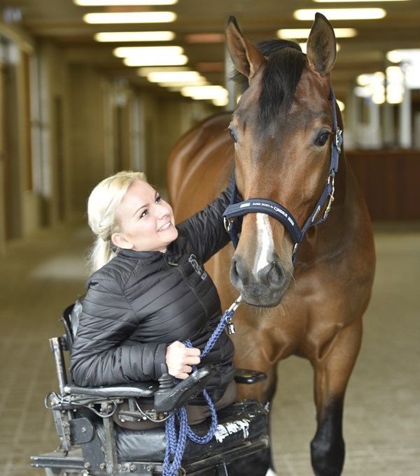 Stinna Tange med sin nye makker Blue Hors Soletto.