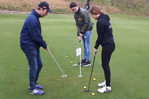 Hørsholm Golf inviterede til 'Golfens dag for spastikere'.