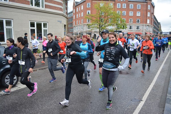 A-teams løber en række udvalgte løb sammen med andre - blandt andet Spartas nytårsløb i København, hvor A-team har deres egen base. Her ses klubben på ruten i 2019. Foto: Rasmus Nielsen.