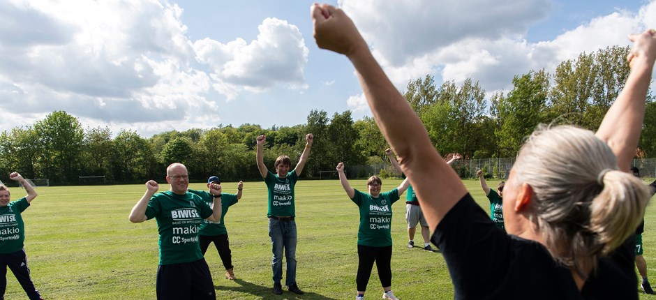 Forhåbentlig kan flere og flere klubber landet over snart genoptage deres idrætsaktiviteter. Her har AB Håndbold rykket træningen udenfor. Arkivfoto: Lars Møller. 