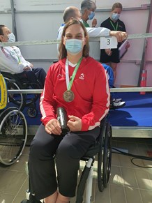 Karina Lauridsen med bronzemedaljen.