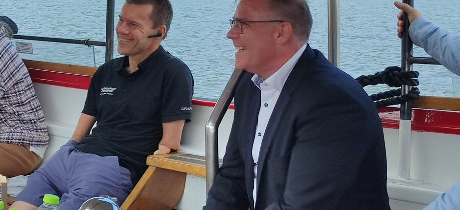 Billede: VM2021 Præsidiets møde fredag den 4. juni 2021 på Bagsværd Sø. Th. Tom Fauerschou, formand for Dansk Kano og Kajak Forbund. Tv. John Petersson, formand for Parasport Danmark.