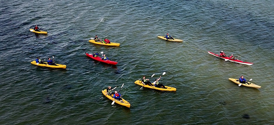 På sommerens kursus kunne deltagerne også prøve forskellig vandsport og sejlads. Foto: Thomas Sjørup. 