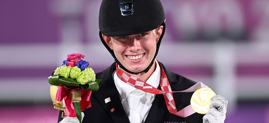 Tobias Thorning Jørgensen med guldmedaljen. Foto: Lars Møller.