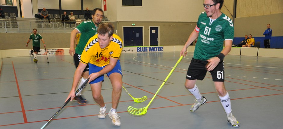 Der blev gået til den i Herning til "Floorball på Heden". Foto: Jørn Erik Simonsen.