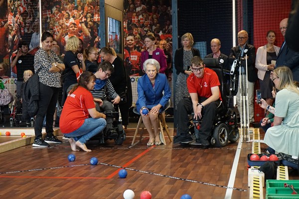 HKH Prinsesse Benedikte spille boccia ved PL-arrangement på Experimentarium i 2021: - FOTO: ELSASS FONDEN