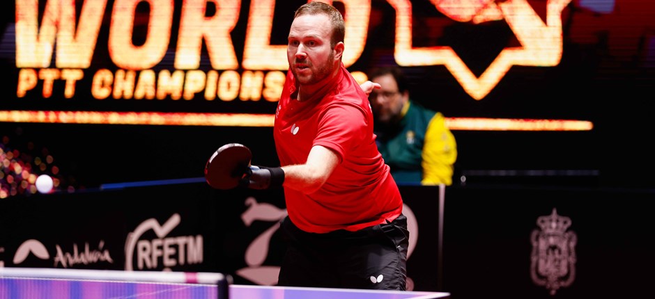 Peter Rosenmeier i aktion ved VM i parabordtennis i Granada. Foto: ITTFWorld