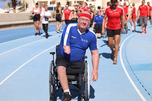 Sporten og fællesskabet har hjulpet Dennis Jakobsen (foto tv.) og Kristine Byskov Nielsen (foto th.) til at vokse og genvinde troen på sig selv, efter de har fået et handicap.