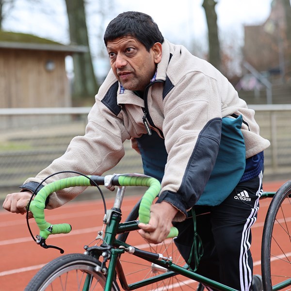 Mansoor Siddiqi står sammen med Connie Hansen bag opfindelsen af Frame Runneren.