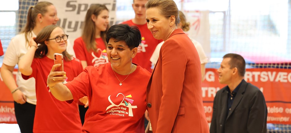 Statsminister Mette Frederiksen besøgte de danske atleter for at ønske held og lykke inden afgang til Berlin.