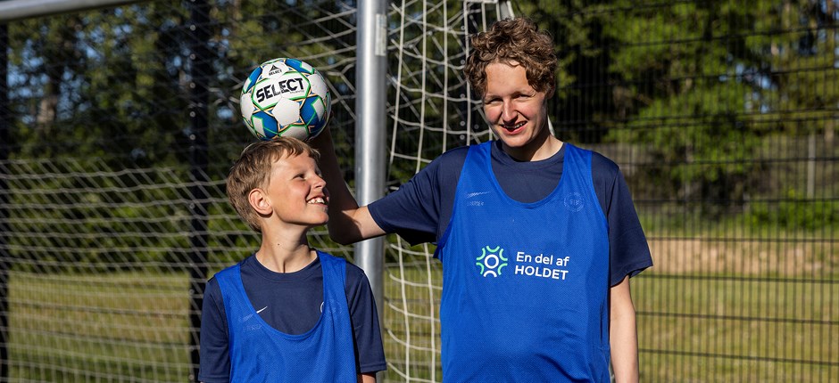 Brødreparret Sebastian og Frederik Fischer har spillet fodbold i Snekkersten IF siden 2021. her er der plads til dem.
