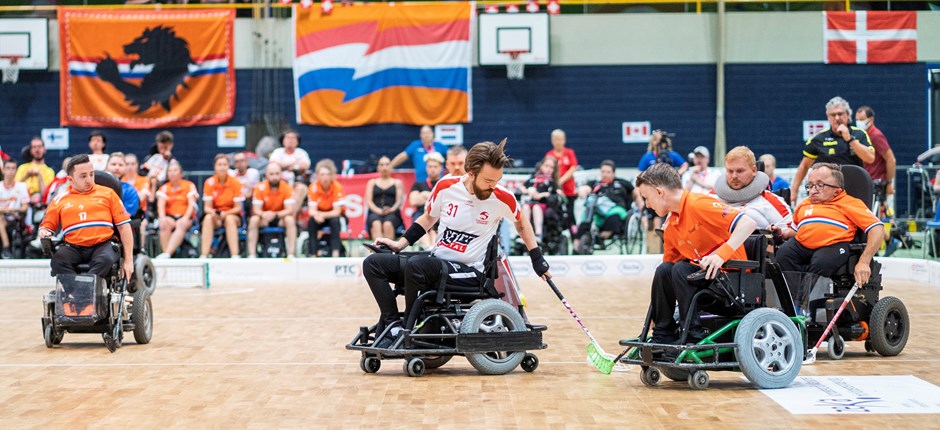 Danmark går efter EM-guldet i Powerchair Hockey i Slagelse