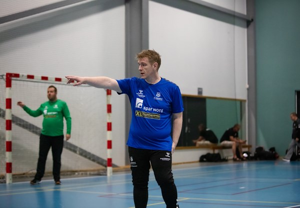 Jan Simonsen på håndboldbanen. Foto: Niklas Thim