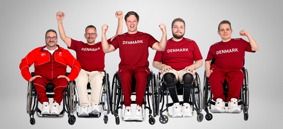 Buster Antonsen (i midten) er den femte danske paraskytte, der udtages til PL i Paris.