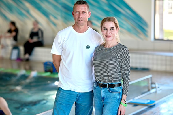 Jesper Jakobsen, projektleder i Parasport Randers, og Louise Høeg, formand for sundheds-, idræts-, og kulturudvalget.