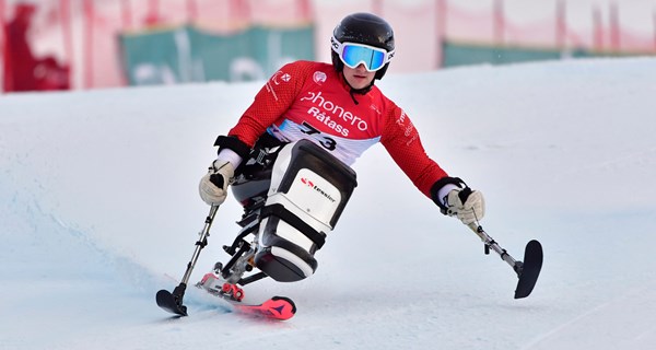Danmark stiller med sitskiløberen Adam Nybo til Vinter-PL 2026. Foto: Luc Percival.