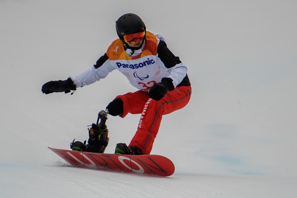 Danske Daniel Wagner på snowboard under Vinter-PL 2018. Foto: Joel Marklund for IOS IOC.