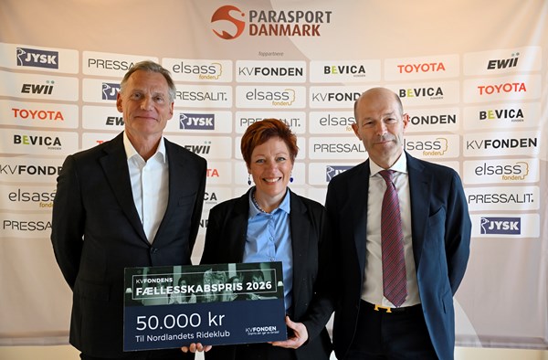 Formanden for Nordlandets Rideklub, Sabine Kofod, modtog KV Fondens Fællesskabspris 2025. Foto: Lars Møller.