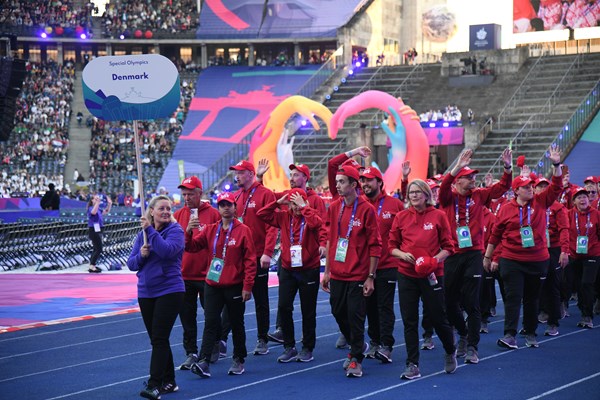 World Games er en kæmpe oplevelse for alle deltagere. Her går den danske delegation ind til åbningen af legene i Berlin i 2023. Foto: Juri Reetz.
